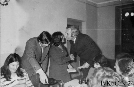 Tykociński Dom Kultury , wino się leje