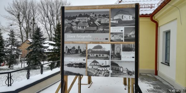 szkoda, że wystawa na tyłach Urzędu Miasta...