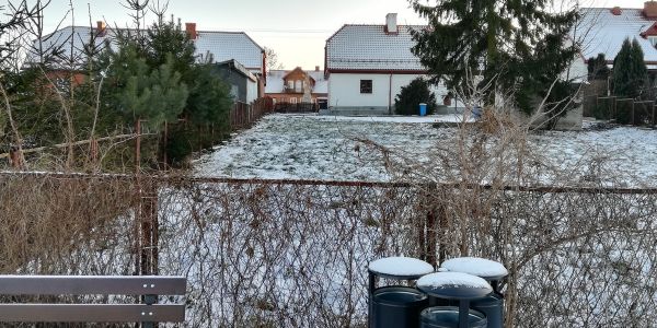 w dali widać pomnik Czarnieckiego