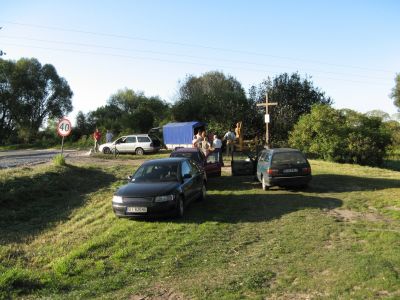 2009-08-21 instalacja pomnika W. Puchalskiego; zdjęcie Adam Malesiński.
