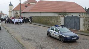 Procesja na cmentarz