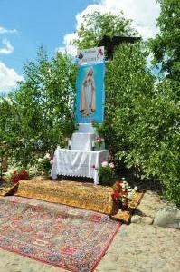 ul. 11 Listopada, przy pomniku Orła Białego