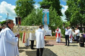 ul. 11 Listopada, przy pomniku Orła Białego