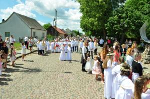 ul. 11 Listopada, przy pomniku Orła Białego